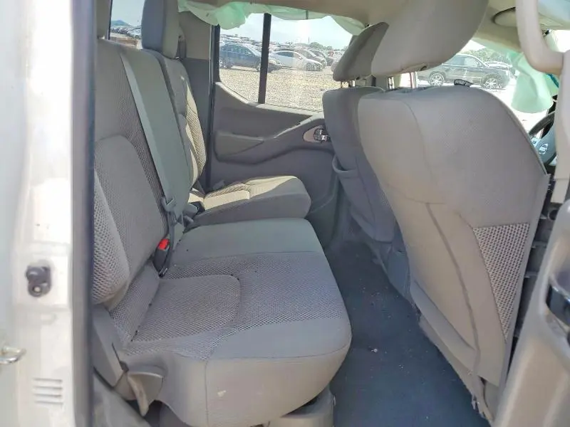 2020 NISSAN FRONTIER SV  