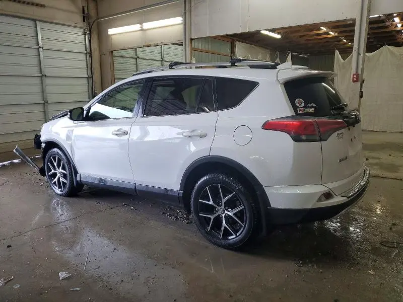 2016 TOYOTA RAV4 SE  