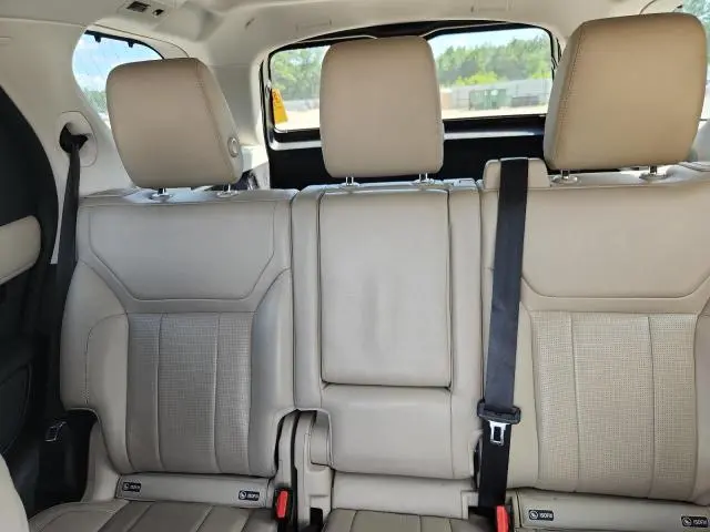 2019 LAND ROVER DISCOVERY SE  
