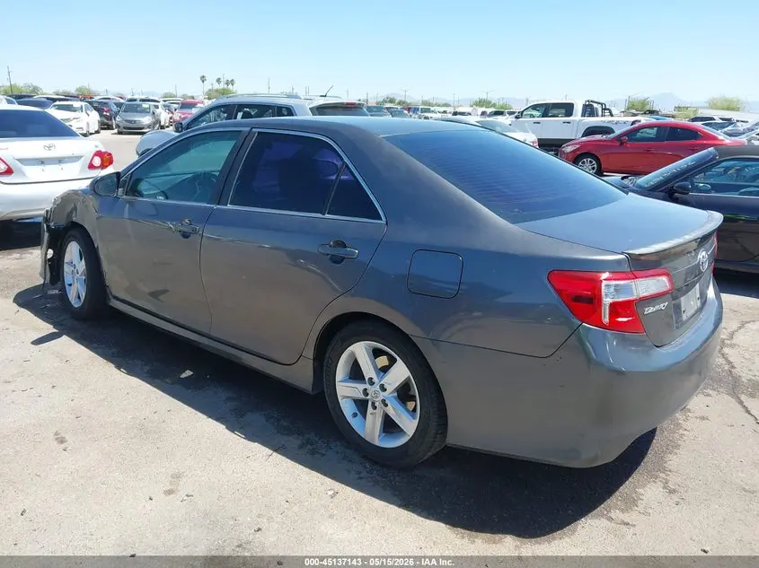 2014 TOYOTA CAMRY SE