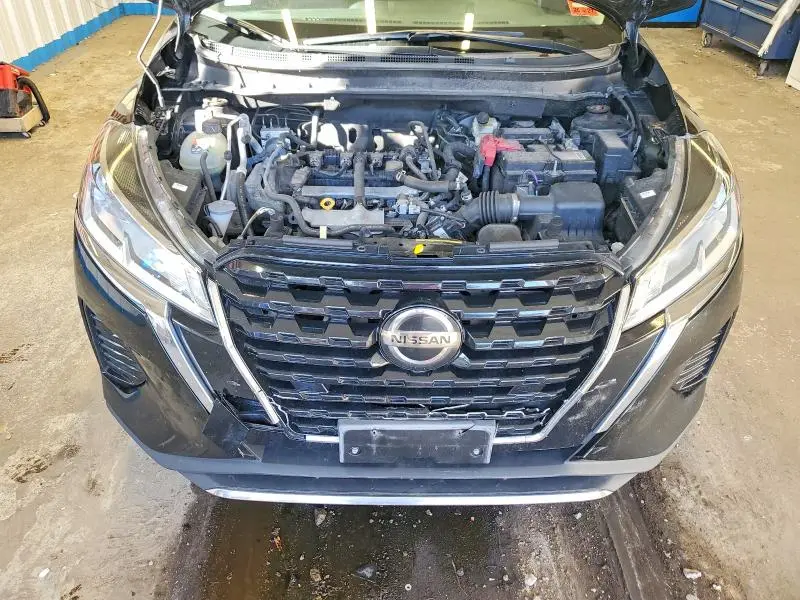 2021 NISSAN KICKS S  