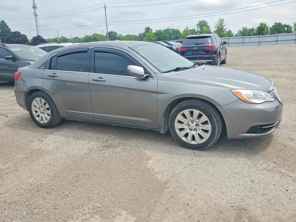 2013 CHRYSLER 200 LX  