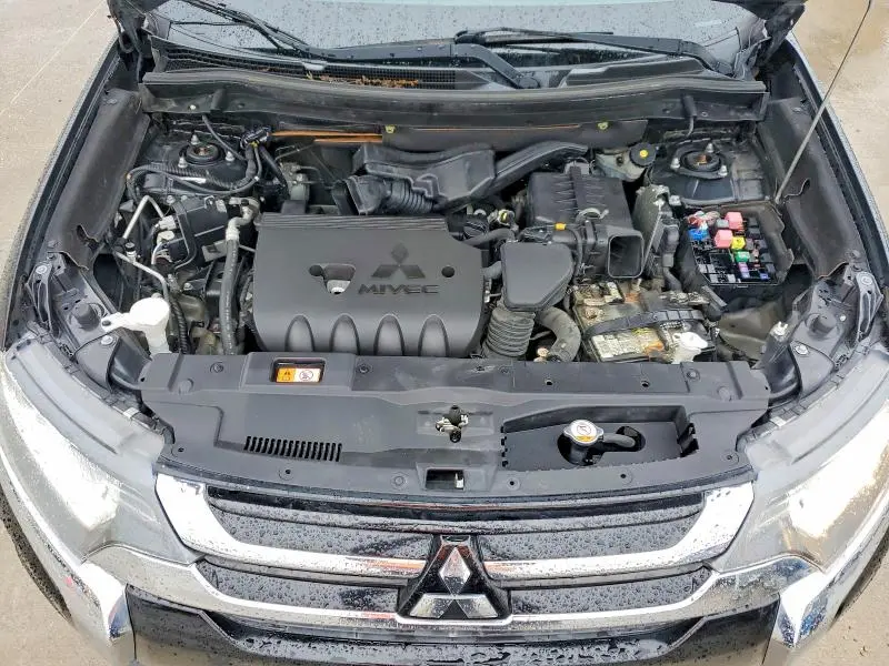 2018 MITSUBISHI OUTLANDER SE  