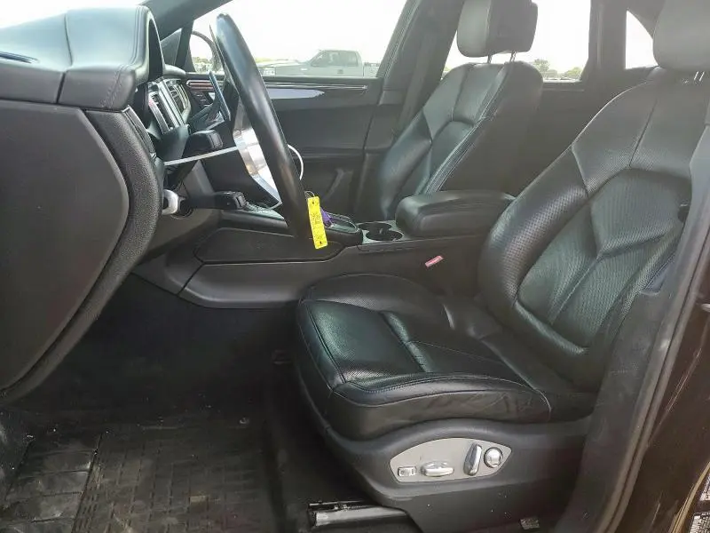 2016 PORSCHE MACAN S