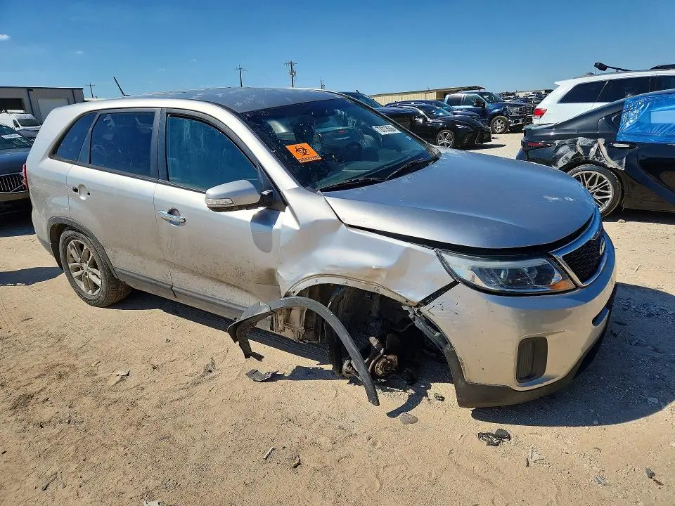 2015 KIA SORENTO LX  