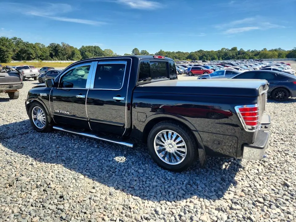 2011 NISSAN TITAN SV  
