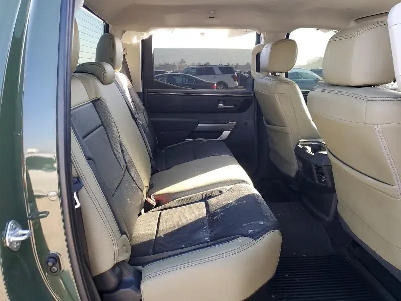 2022 TOYOTA TUNDRA SR5  