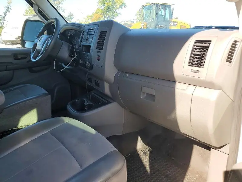 2014 NISSAN NV 2500  