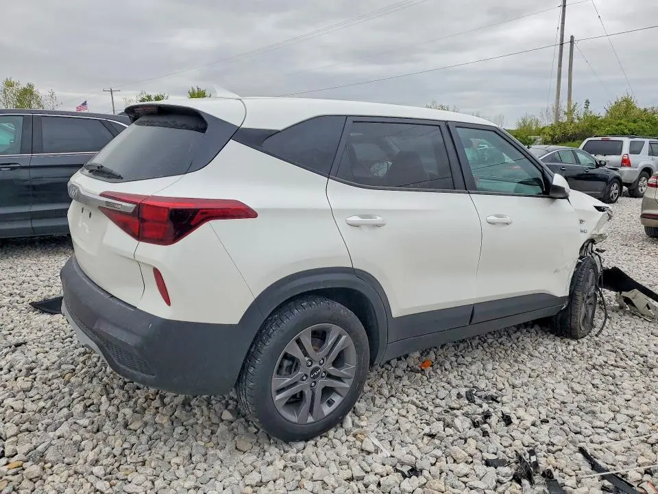 2022 KIA SELTOS LX  