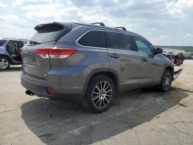 2018 TOYOTA HIGHLANDER SE  