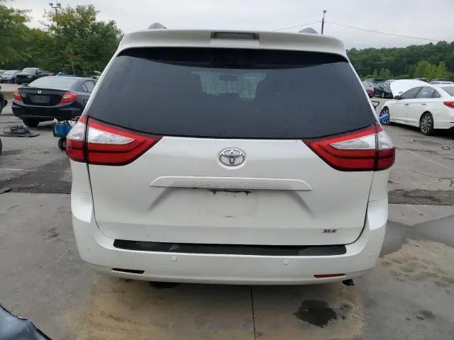 2015 TOYOTA SIENNA XLE  