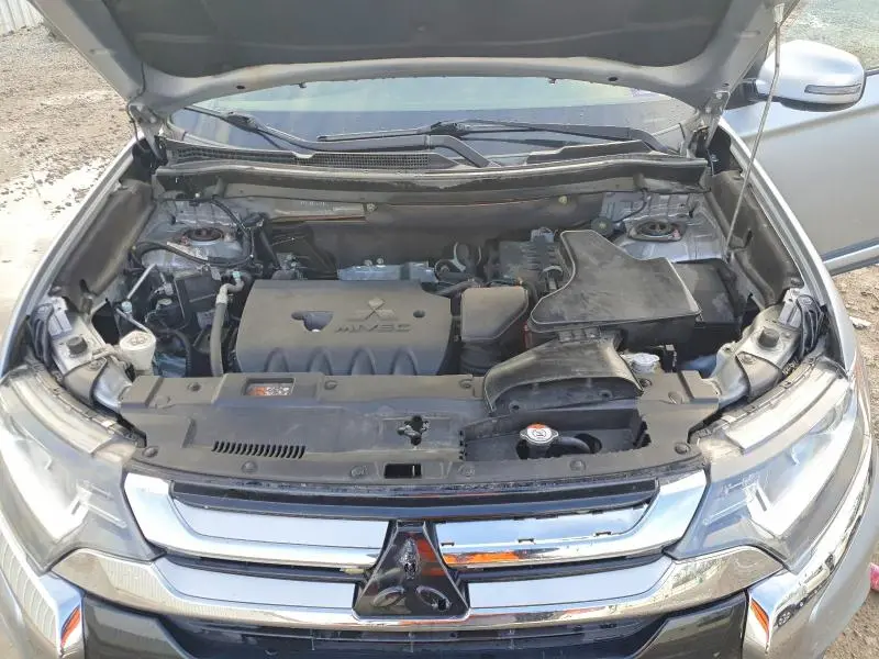 2016 MITSUBISHI OUTLANDER SE  