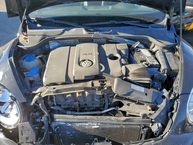 2013 VOLKSWAGEN BEETLE   