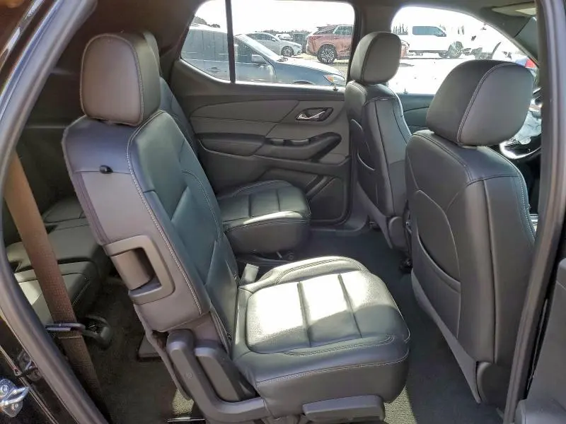 2023 CHEVROLET TRAVERSE LT  