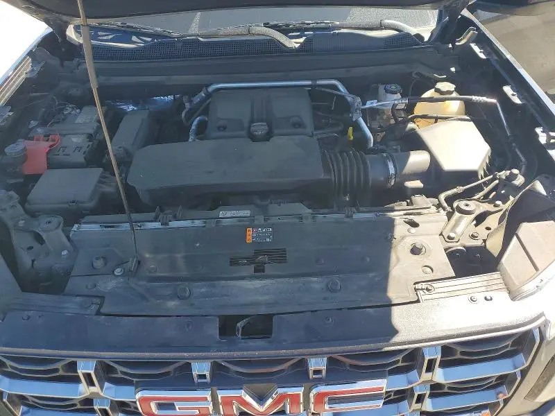 2024 GMC CANYON AT4  