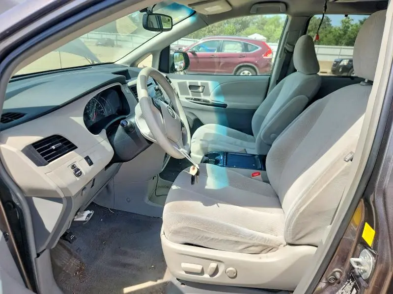 2011 TOYOTA SIENNA LE  