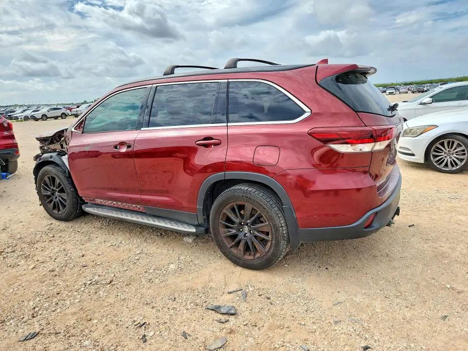 2019 TOYOTA HIGHLANDER SE  
