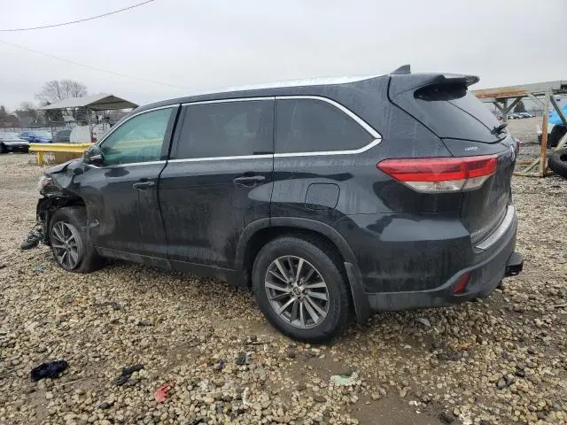 2019 TOYOTA HIGHLANDER SE  