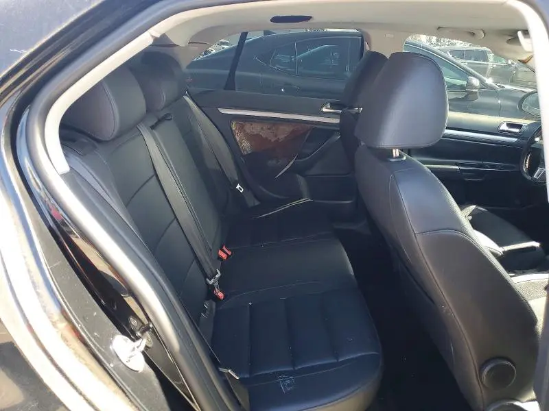 2010 VOLKSWAGEN JETTA LIMITED  