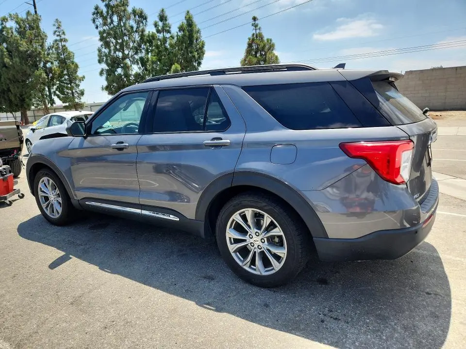 2022 FORD EXPLORER XLT  
