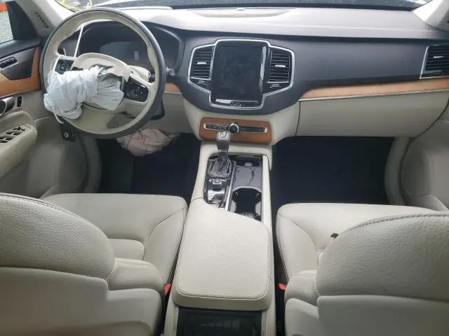 2022 VOLVO XC90 T6 MOMENTUM  