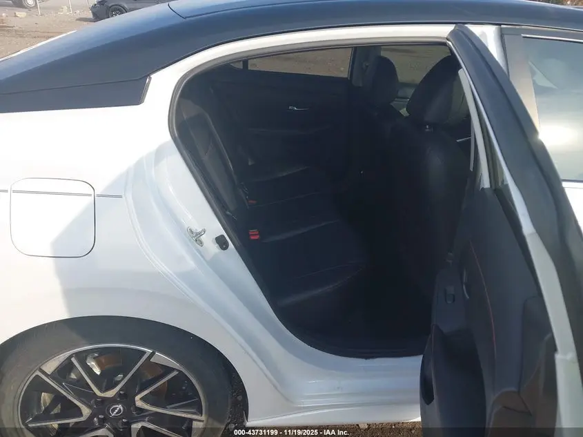 2024 NISSAN SENTRA SR XTRONIC CVT