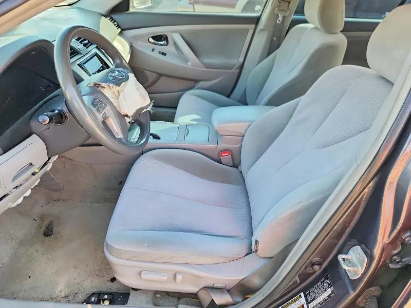 2010 TOYOTA CAMRY LE  