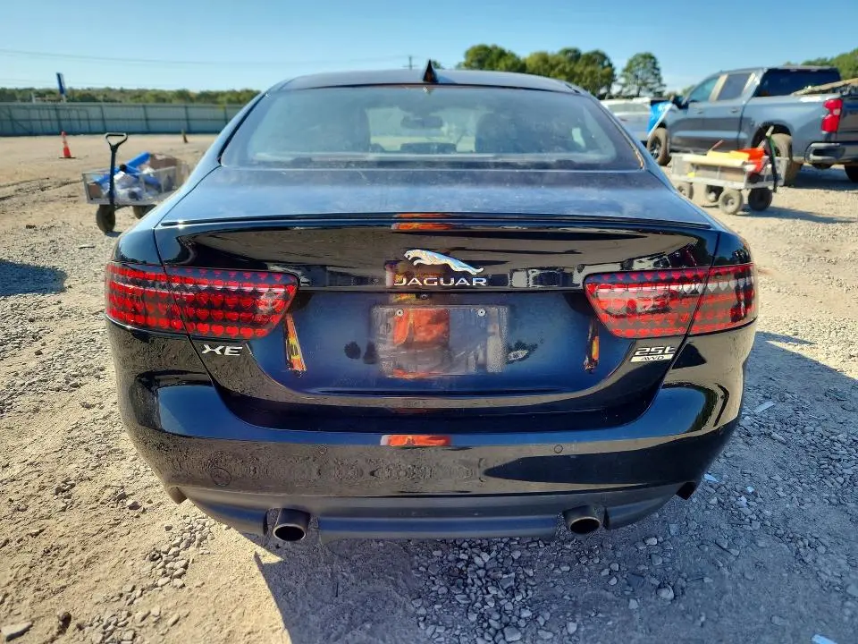 2018 JAGUAR XE R - SPORT  