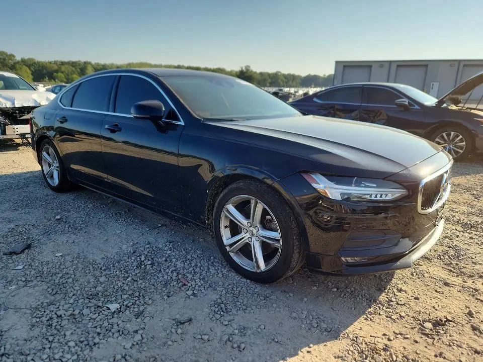 2019 VOLVO S90 T5 MOMENTUM  