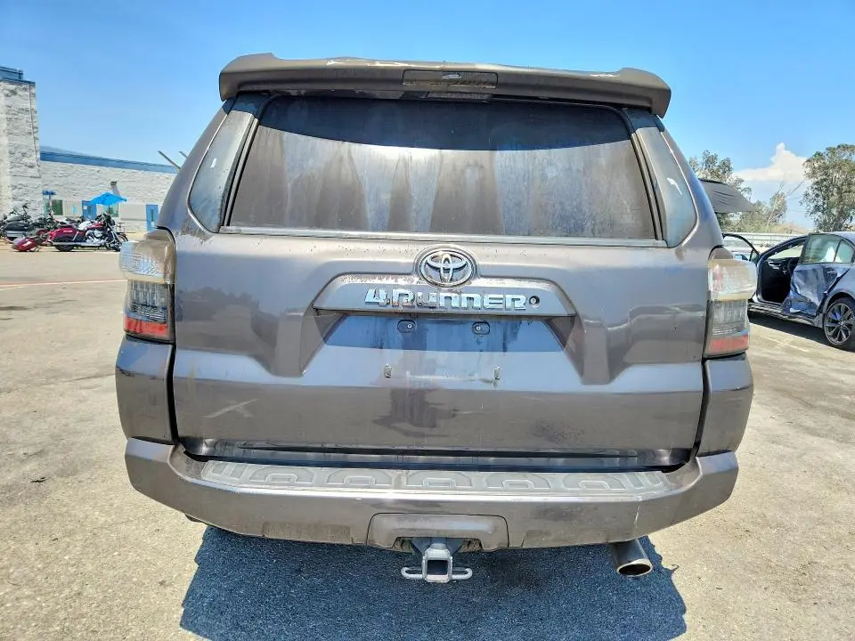 2016 TOYOTA 4RUNNER SR5  