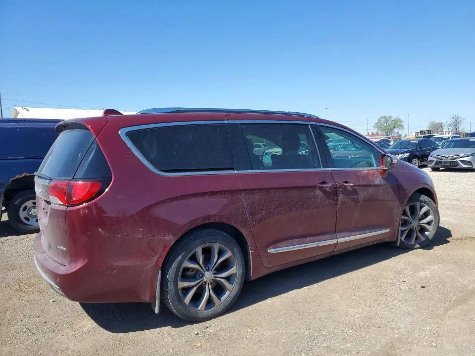 2019 CHRYSLER PACIFICA LIMITED  