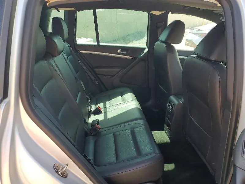 2016 VOLKSWAGEN TIGUAN S  