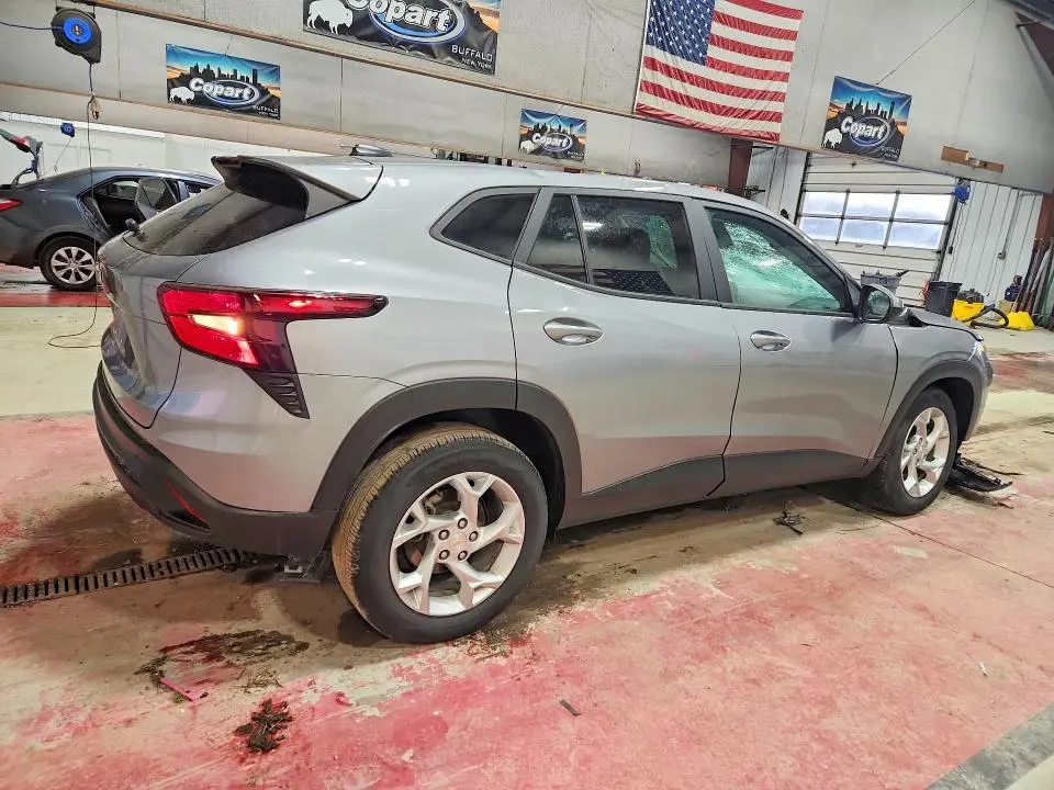 2024 CHEVROLET TRAX LS  