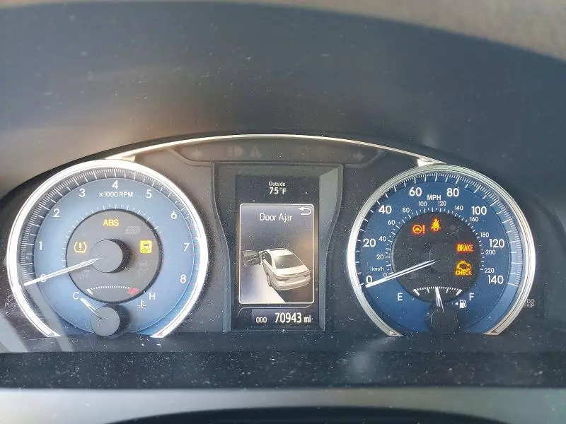 2017 TOYOTA CAMRY LE  