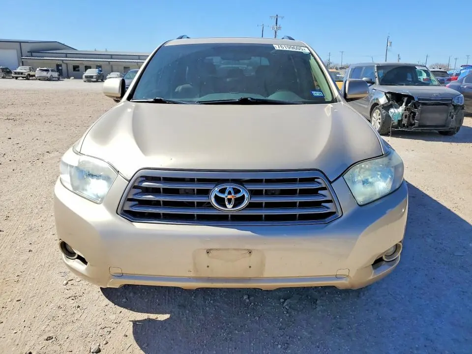 2010 TOYOTA HIGHLANDER SE  