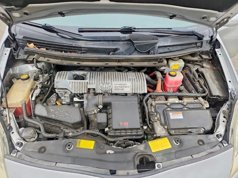 2013 TOYOTA PRIUS TWO  