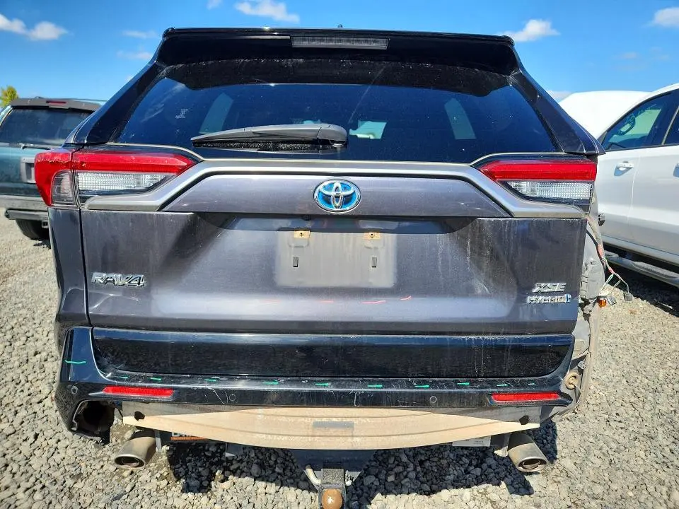 2019 TOYOTA RAV4 XSE  