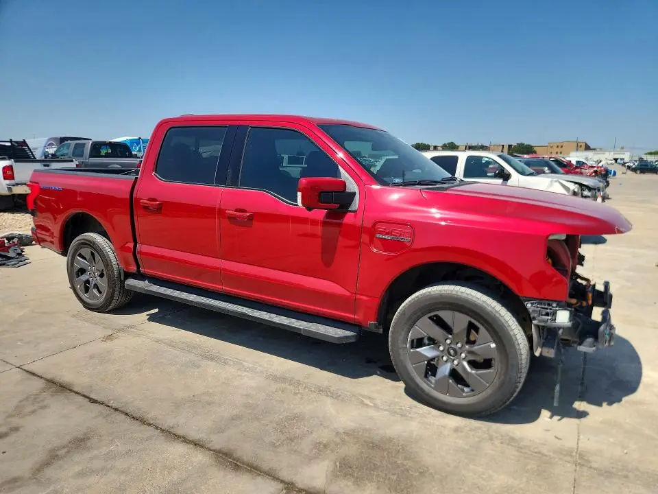 2022 FORD F150 LIGHTNING PRO  