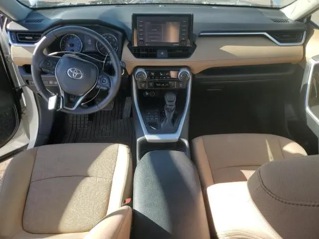 2021 TOYOTA RAV4 XLE  