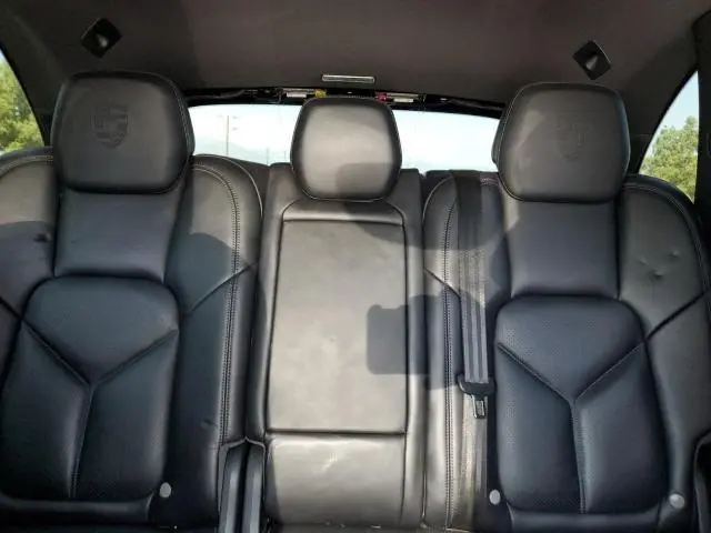 2017 PORSCHE CAYENNE   