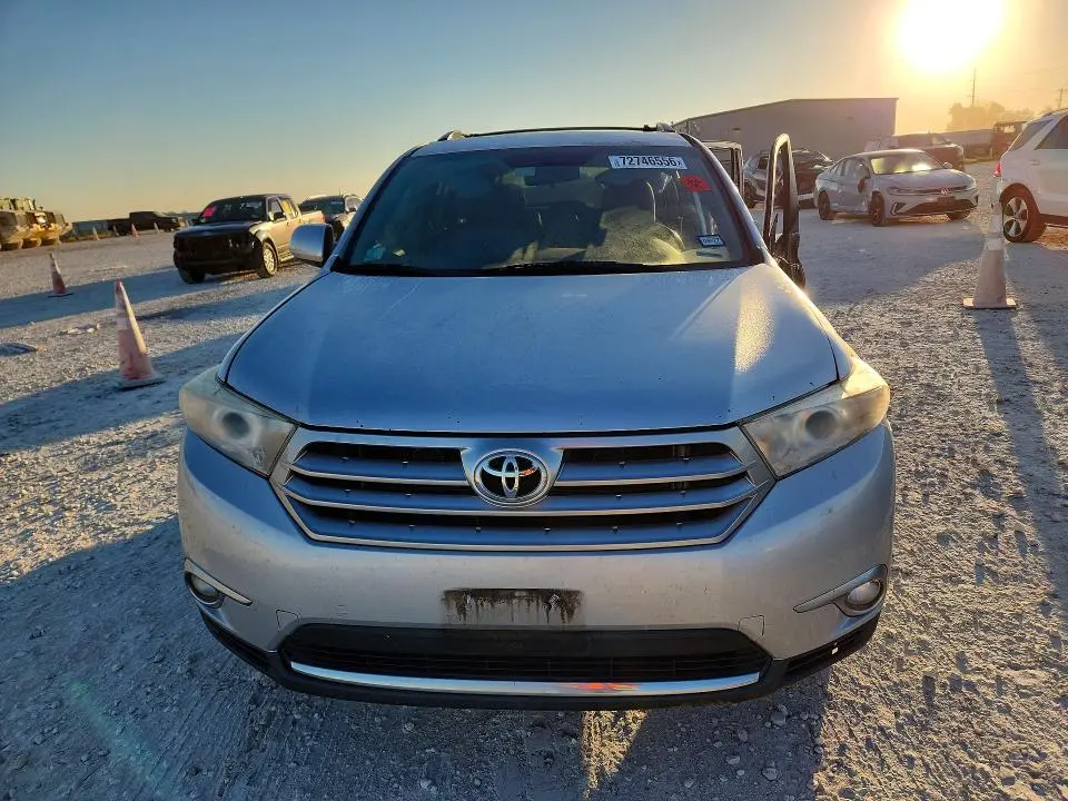 2011 TOYOTA HIGHLANDER BASE  