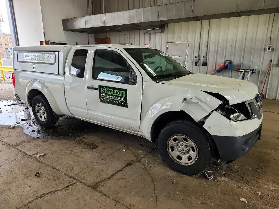 2015 NISSAN FRONTIER   