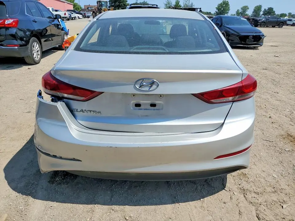 2018 HYUNDAI ELANTRA SE  