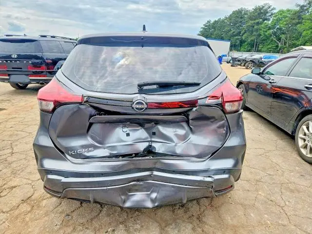 2022 NISSAN KICKS S  