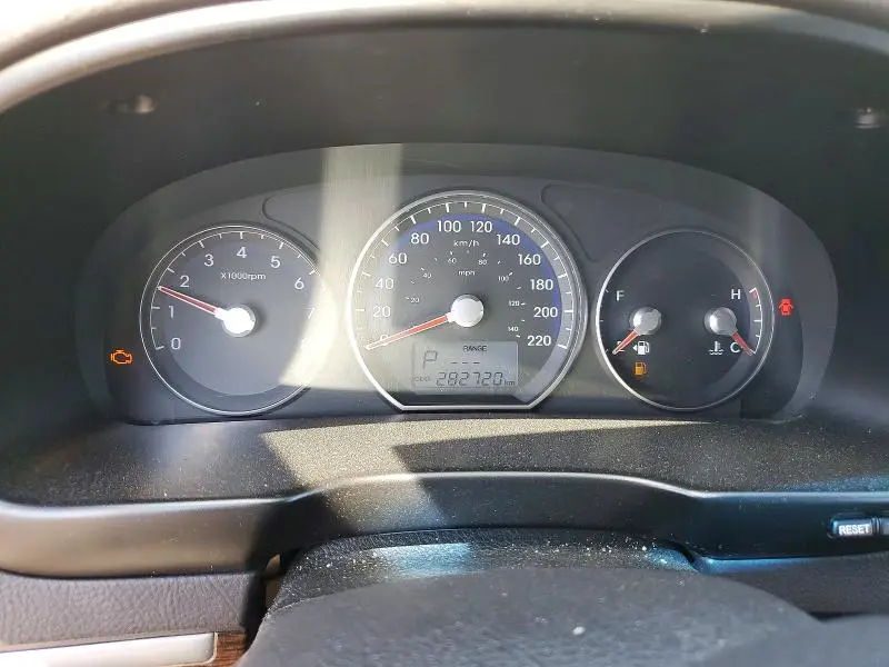 2011 HYUNDAI SANTA FE GLS  