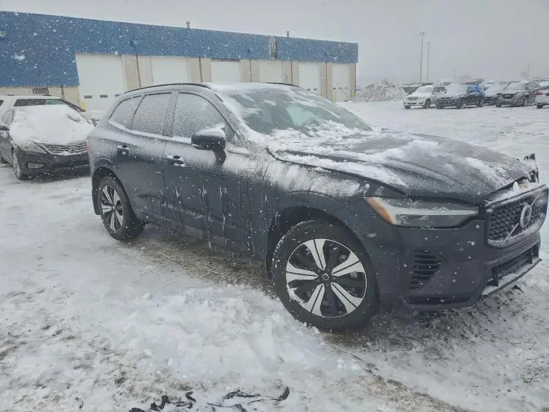 2025 VOLVO XC60 PLUS  