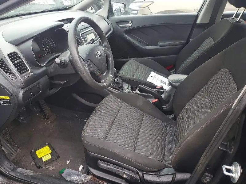 2017 KIA FORTE LX  