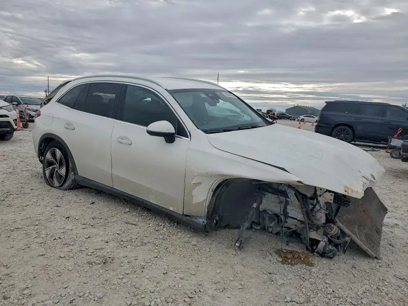 2024 MERCEDES-BENZ GLC 300  