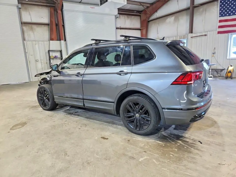 2022 VOLKSWAGEN TIGUAN SE R-LINE BLACK  