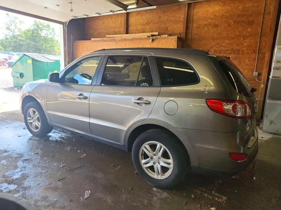 2011 HYUNDAI SANTA FE GLS  